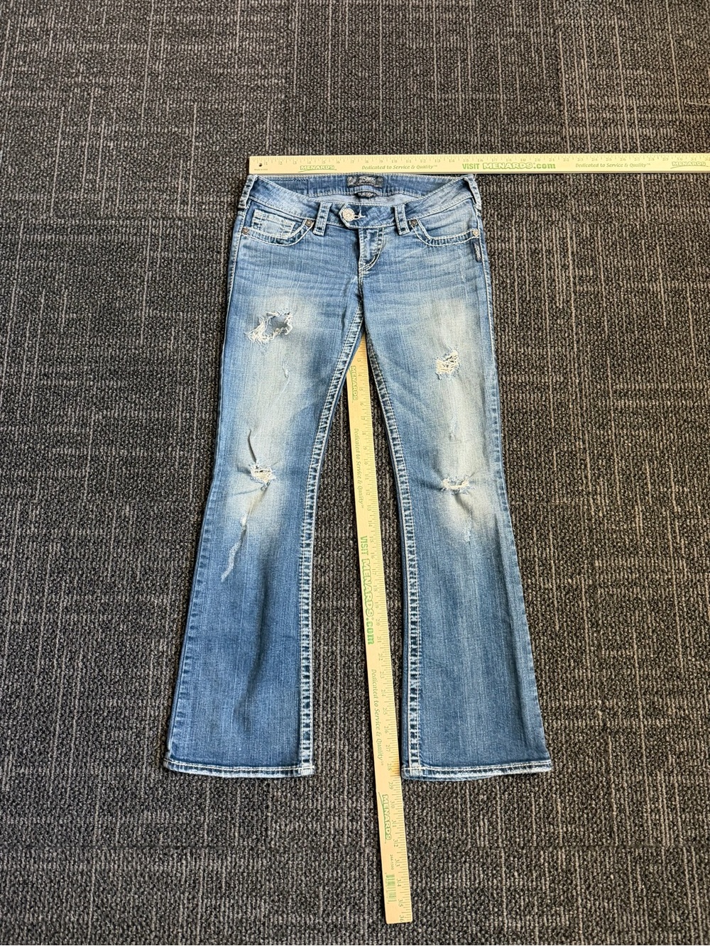 Silver Jeans Co. Tuesday Jeans Women’s 28x31 Light Wash Distressed Bootcut Flare